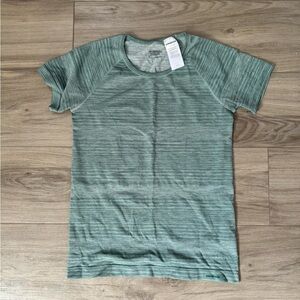 Patagonia Green Hiking Outdoors Short Sleeve Tee | M